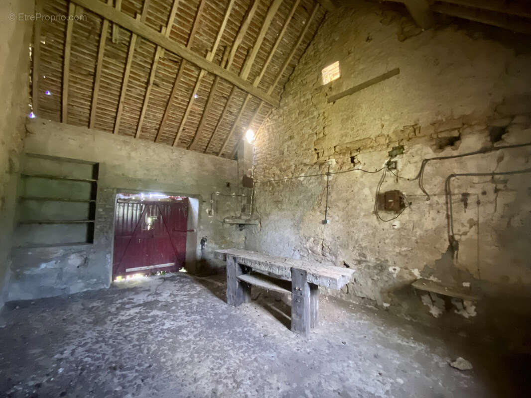 Maison à LURCY-LE-BOURG