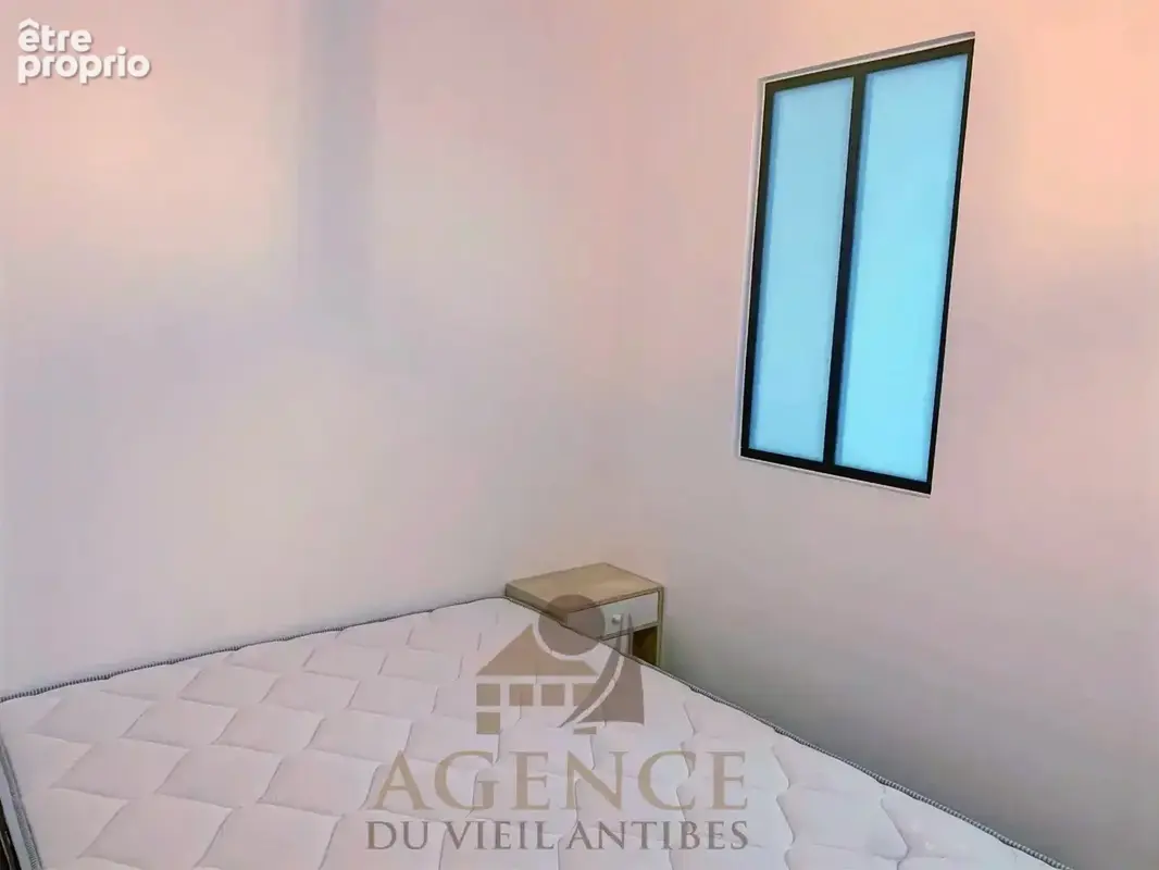 Vieil Antibes – Remparts  Charmant 2 pièces de 28 m² - photo 8