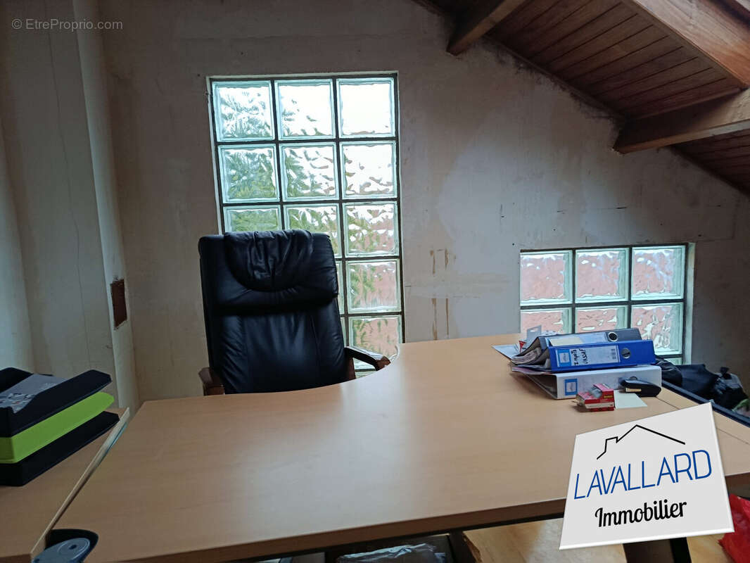 Commerce à OISEMONT