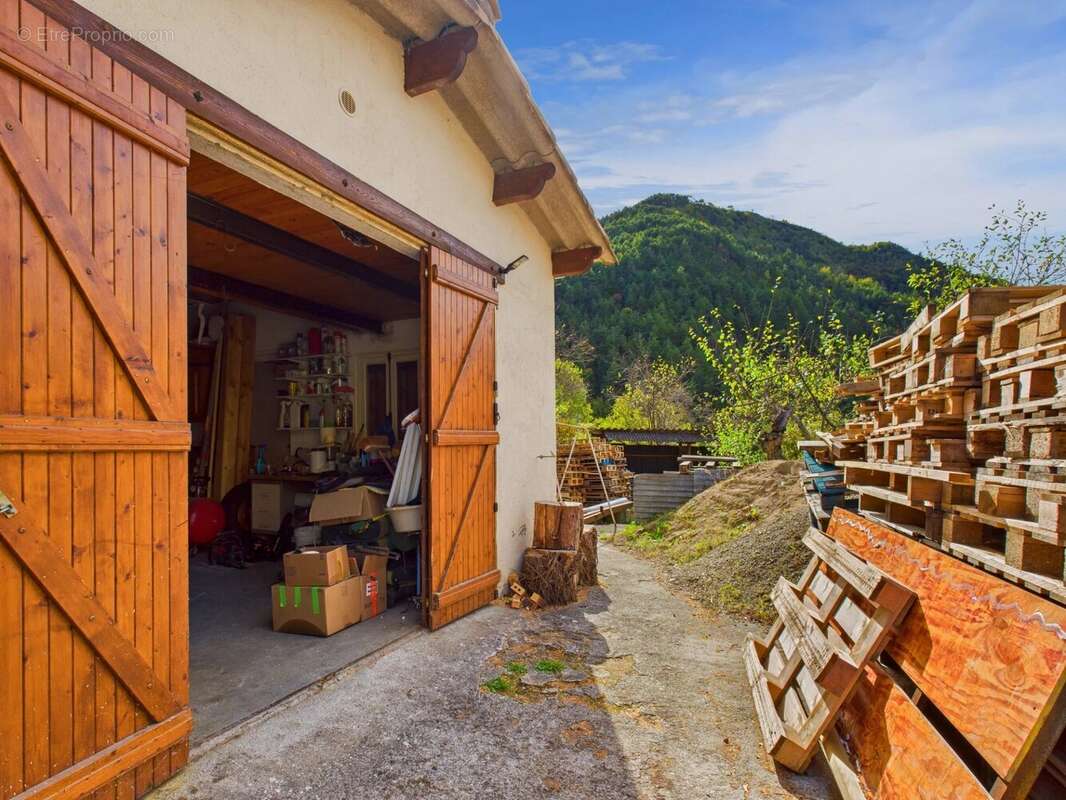 Lantosque GORBLAOU Maison à terminer + Appartement + Terrains + Garage Fermé**Vue Montagne - photo 22