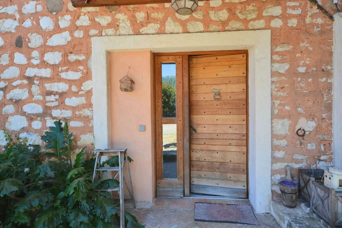Maison à ROQUEFORT-LES-PINS