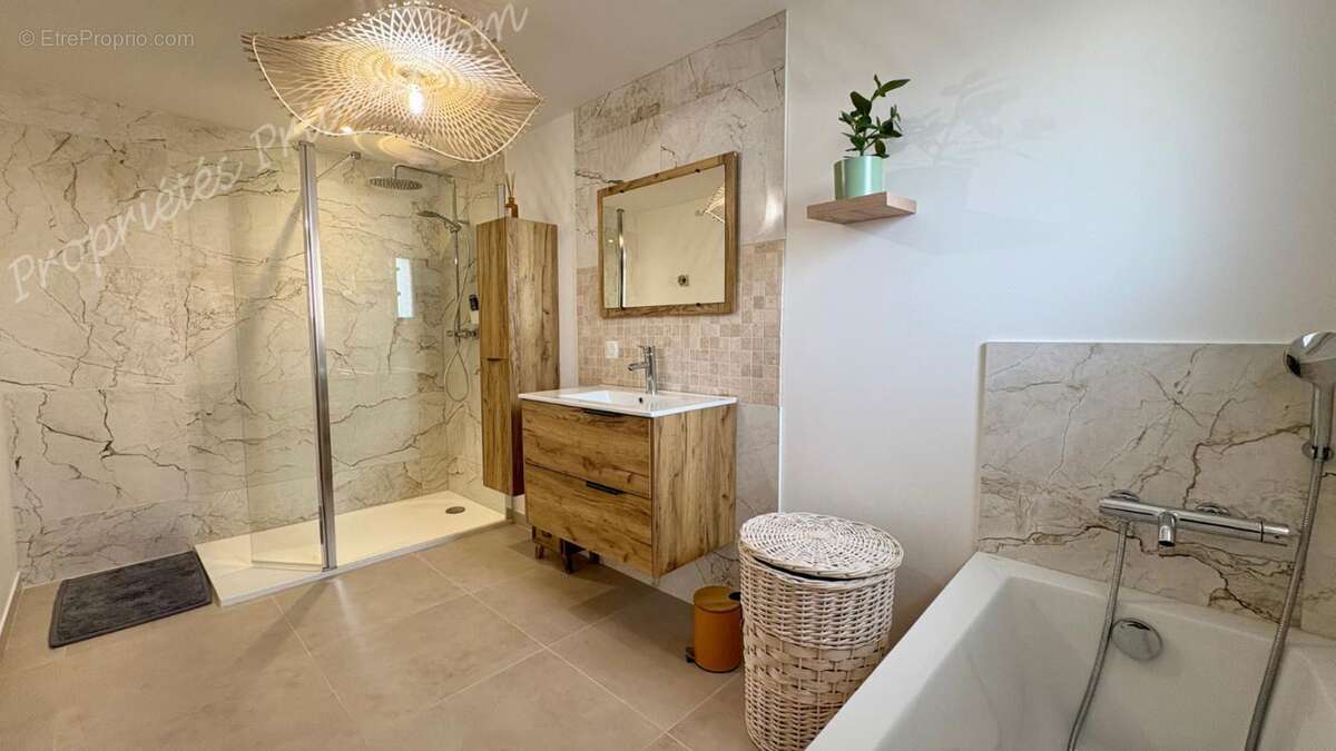 Maison à SAINT-CLAUDE-DE-DIRAY