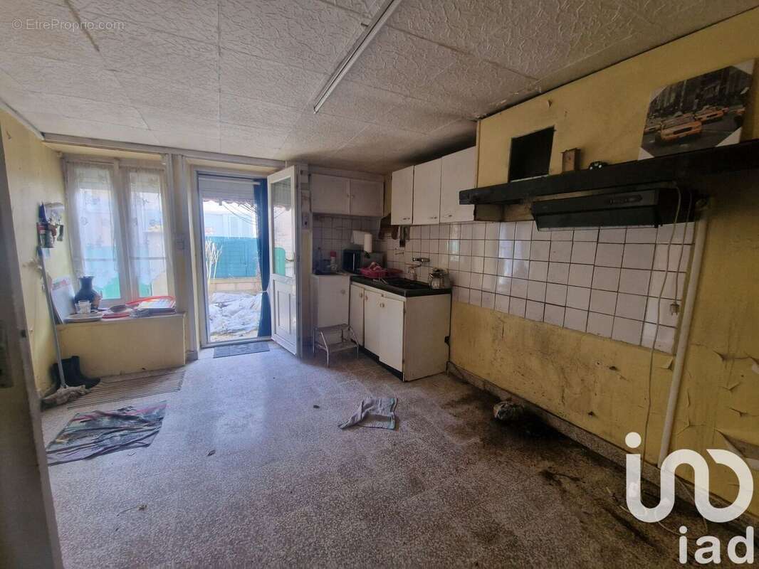 Maison 88 m² à Stigny  - photo 4
