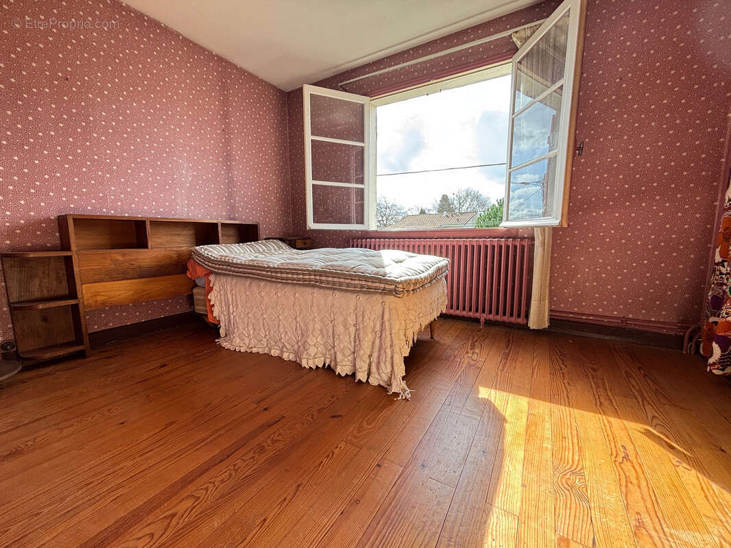 Maison à VILLENEUVE-DE-MARSAN