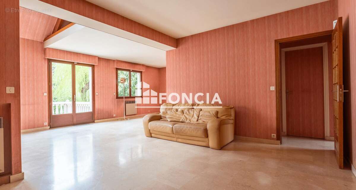 Maison à L'HAY-LES-ROSES