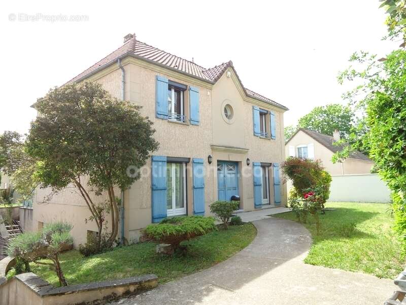 Maison à MONTMAGNY
