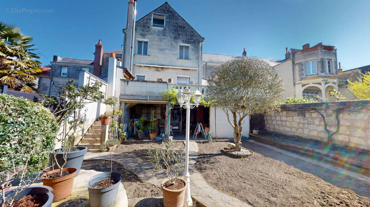 Maison à VILLEBERNIER