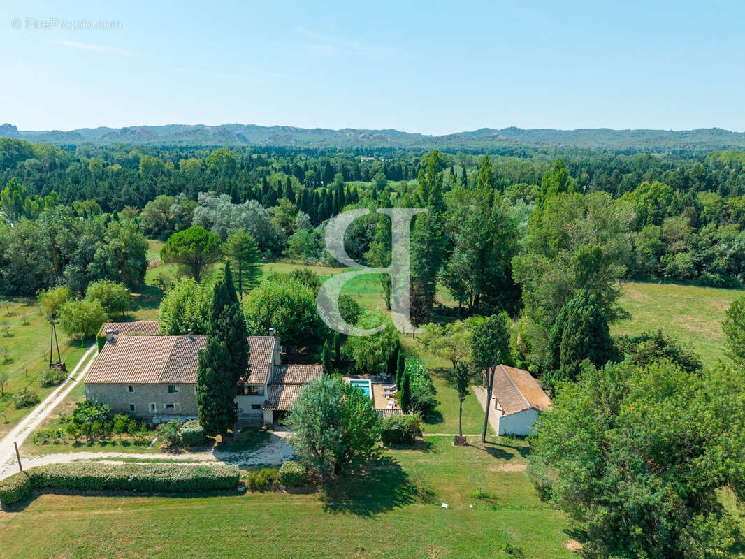 Maison 327 m² à Saint-Remy-De-Provence  - photo 6