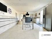 Maison à CHAILLEVETTE