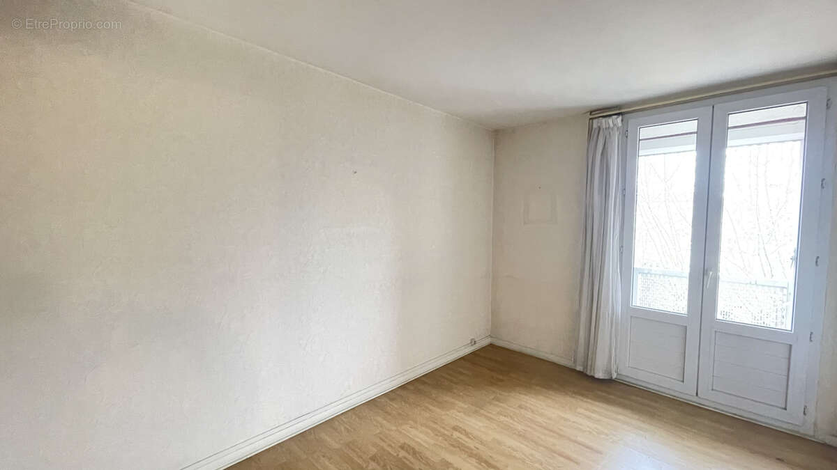 Opportunité! Appartement T4 3 chambres avec Cave secteur Edouard Vaillant / Chartrons - photo 11