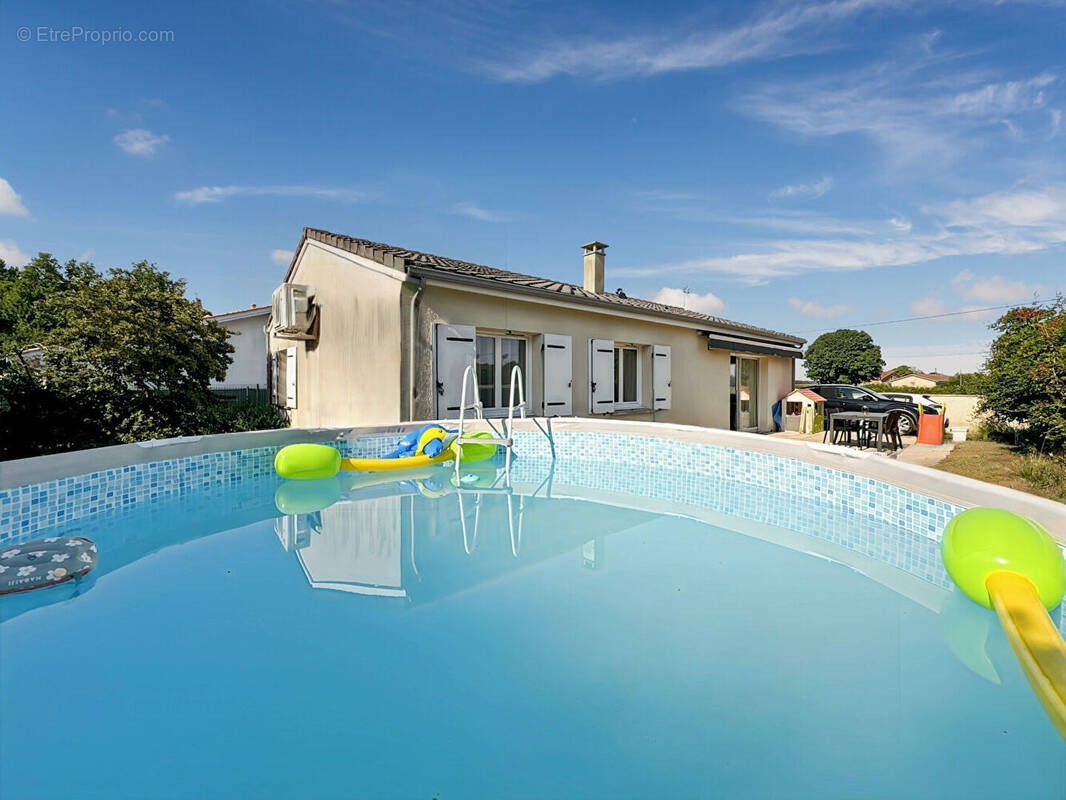 Maison à PAREMPUYRE