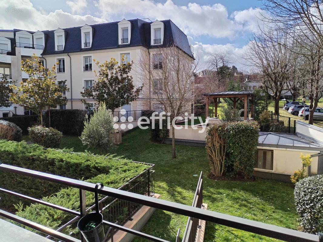 Appartement à SAINT-CYR-L'ECOLE
