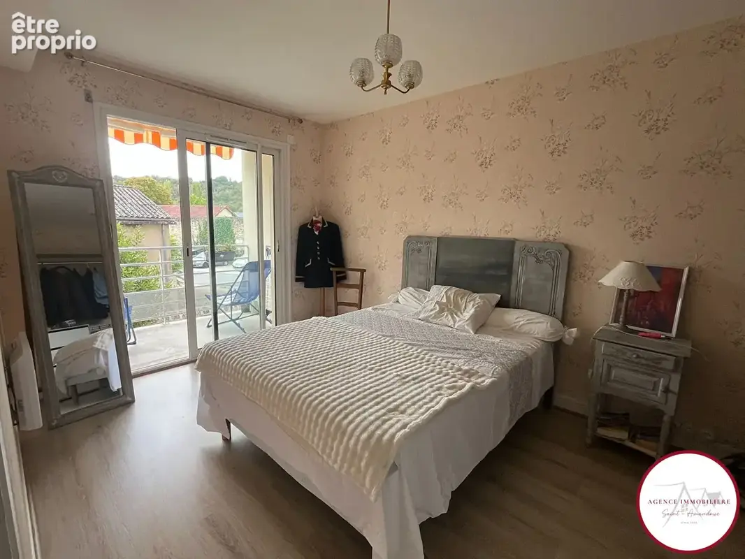 Appartement T3 lumineux avec ascenseur et parking -Saint-Amand-Montrond centre-ville - photo 7