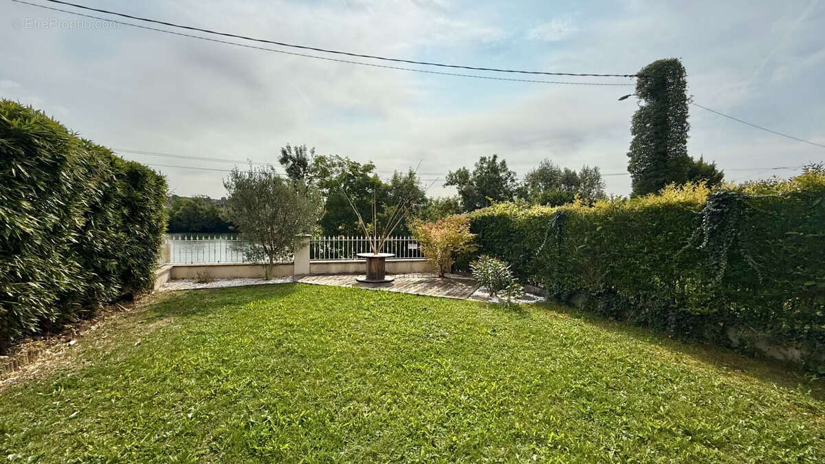 Appartement à CORBEIL-ESSONNES