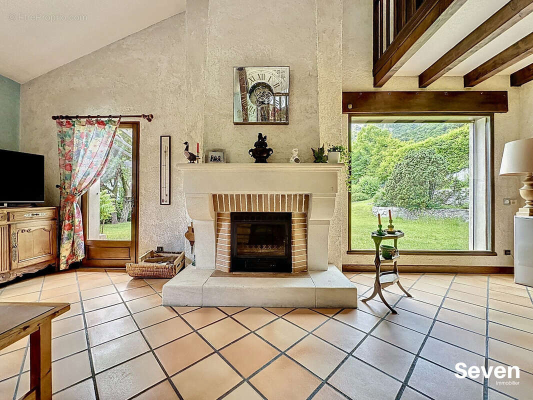Maison 158 m² à Saint-Paul-De-Varces  - photo 7
