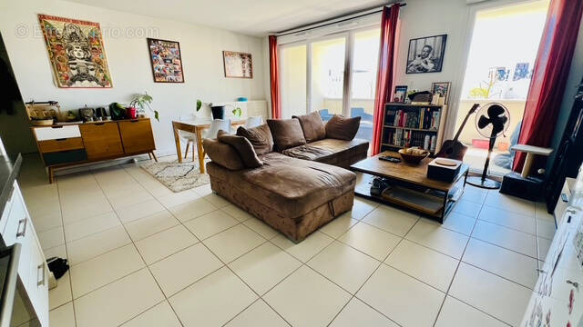 Appartement à BEAUZELLE