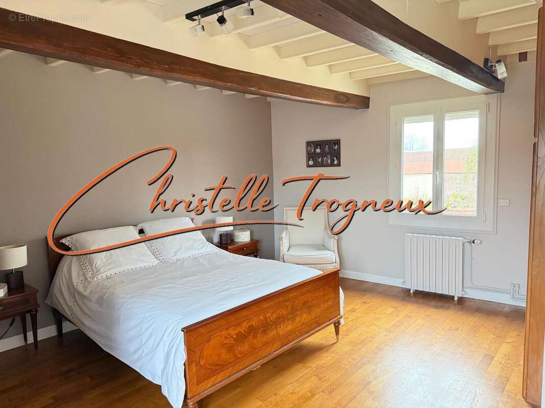Maison 209 m² à Herissart  - photo 7