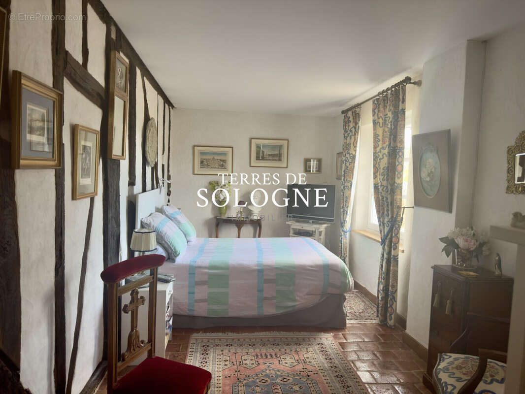 Maison à CHAUMONT-SUR-THARONNE