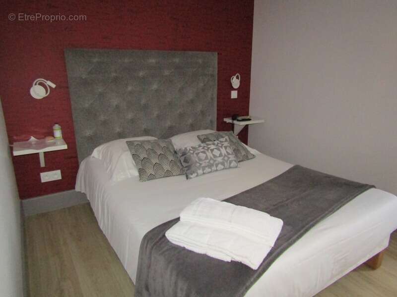 Commerce à SARLAT-LA-CANEDA