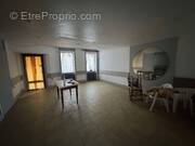 Appartement à VIOLAY