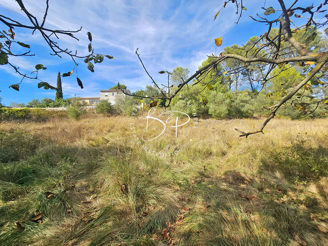Terrain à DRAGUIGNAN