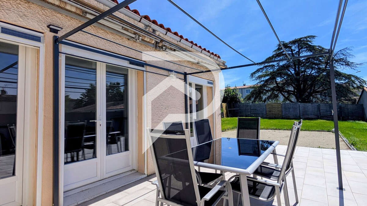 Maison lumineuse et rénovée avec jardin au calme - photo 13