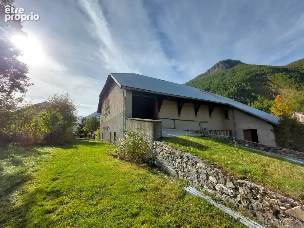 Maison à LARCHE