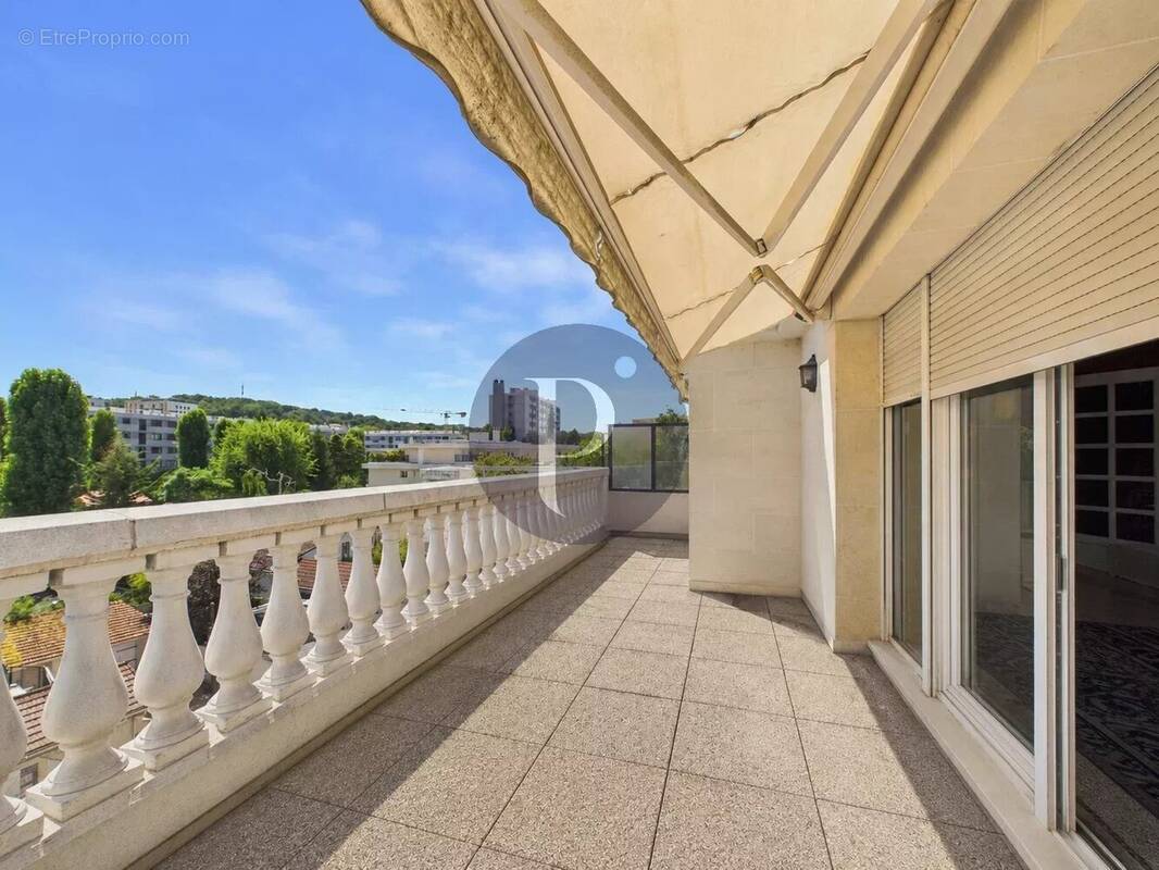 Appartement à LE PLESSIS-ROBINSON