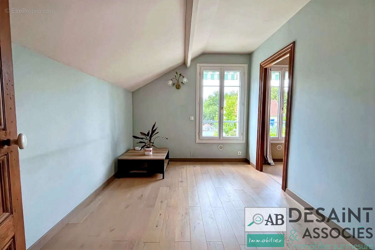 Maison à vendre sur Condé Sainte Libiaire, hors zone inondable, avec terrain de 1585 m2 - photo 9