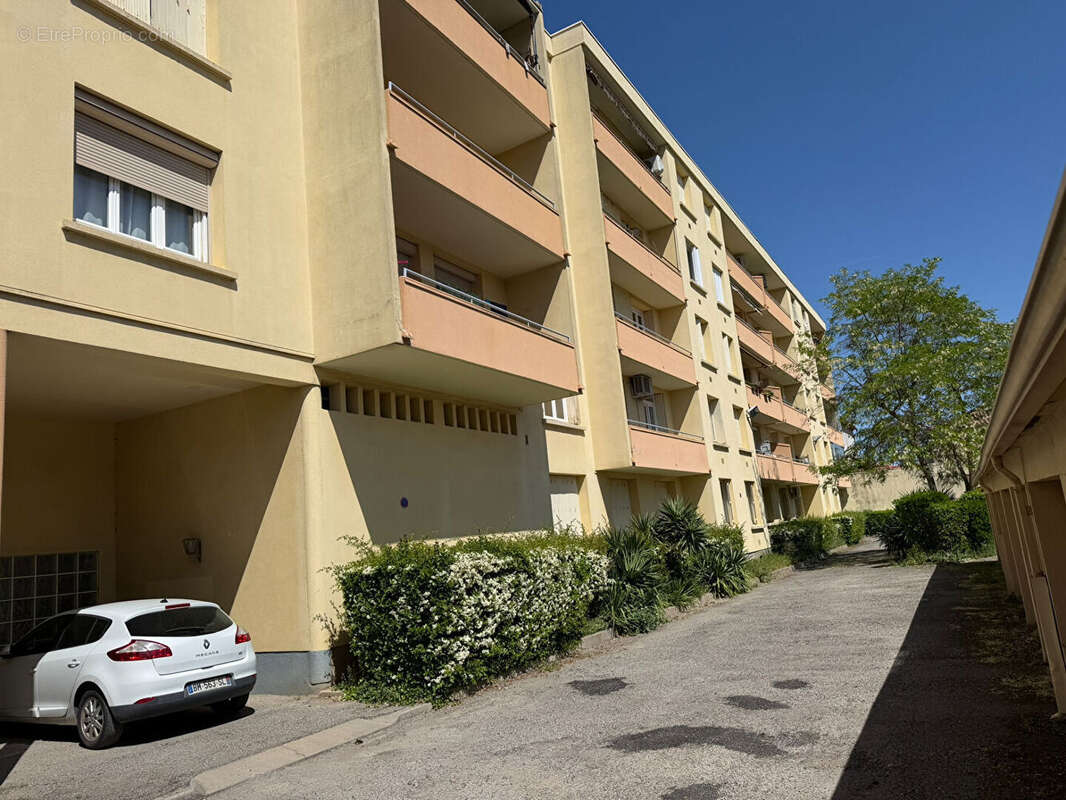 Appartement traversant de 103 m² avec terrasse garage parquets proche centre-ville et canal - photo 12