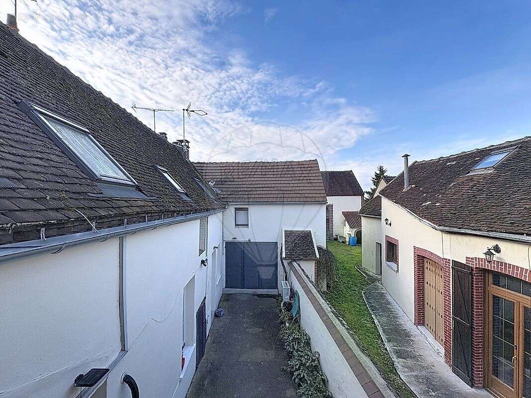 Autre à VERON