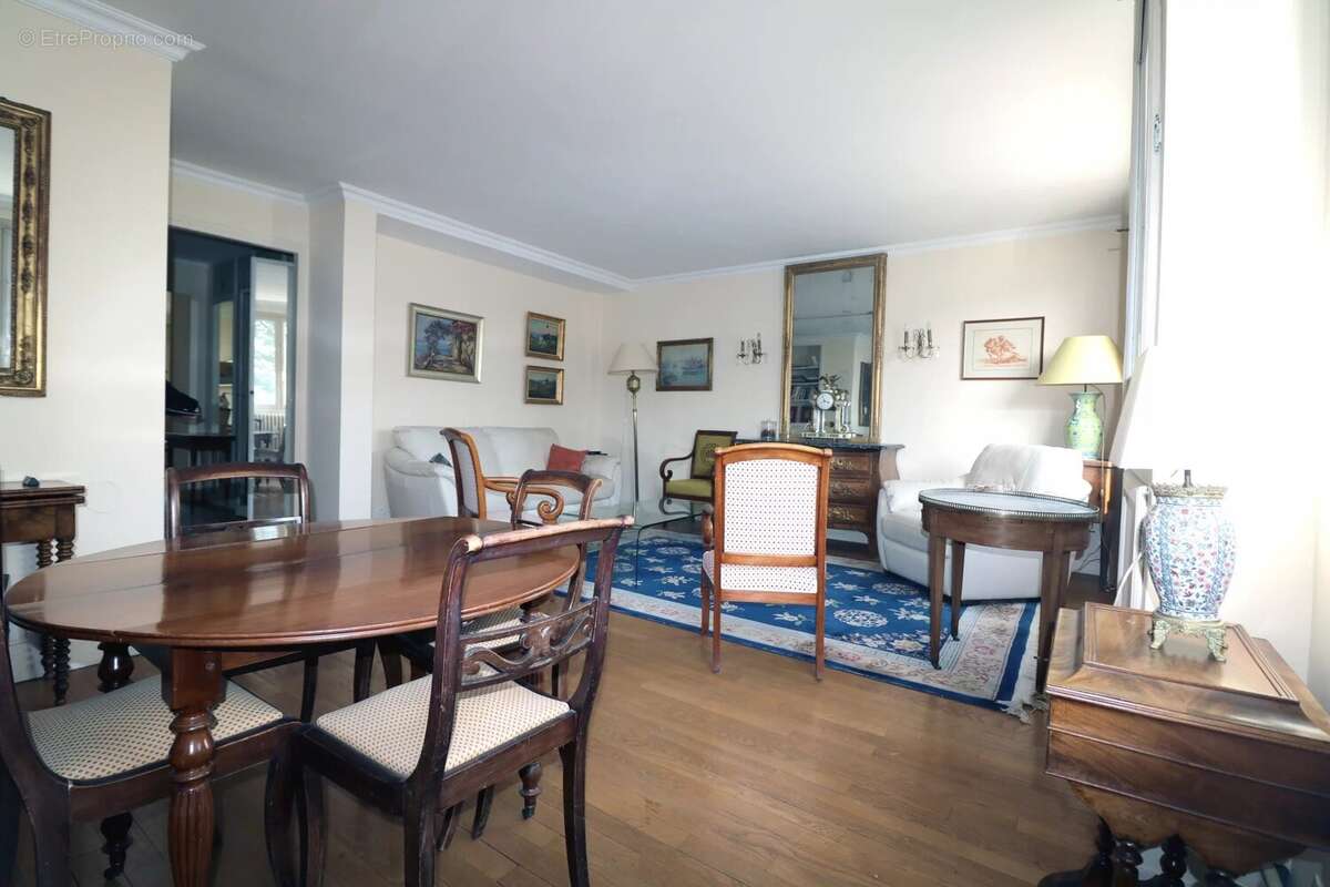 Appartement à VERSAILLES