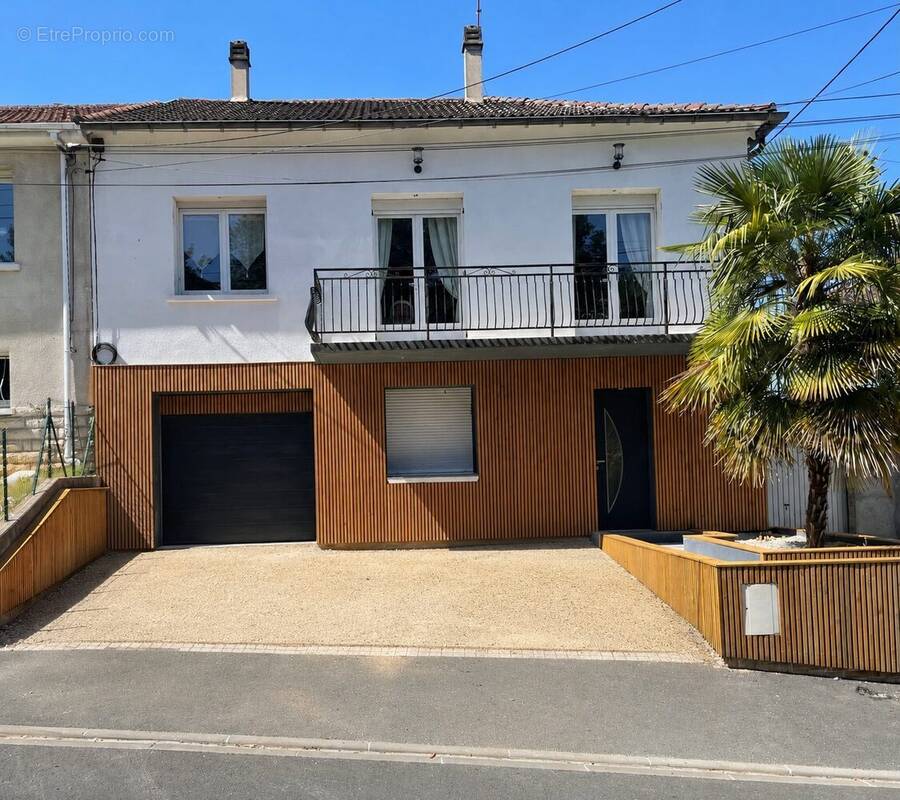 Maison à COULOUNIEIX-CHAMIERS