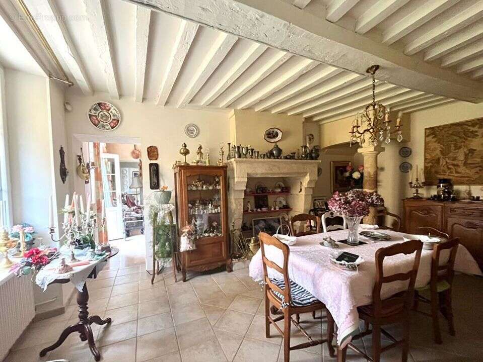 Maison à CHICHEBOVILLE