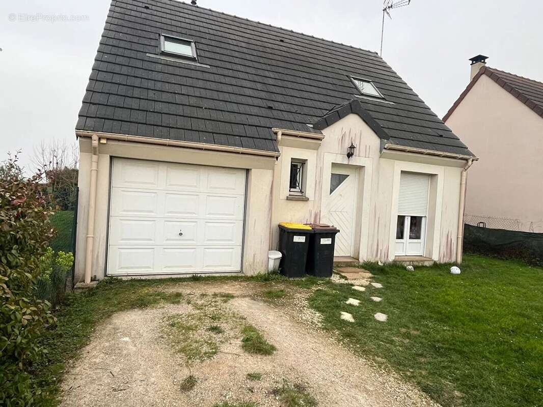 Maison à MONDONVILLE-SAINT-JEAN