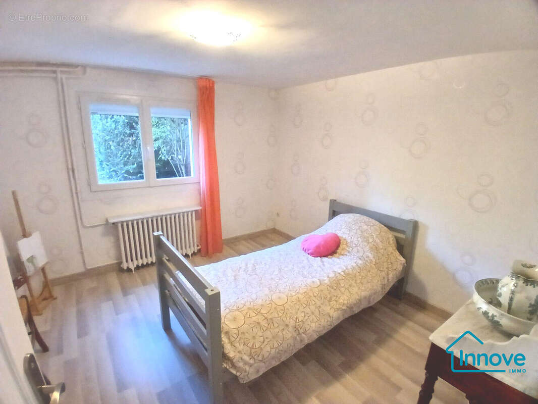 Maison à LES CLAYES-SOUS-BOIS