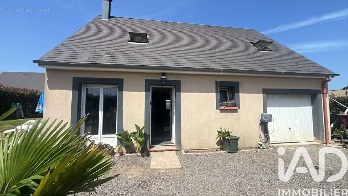Maison 100 m² à Saint-Paul-Du-Vernay  - photo 7