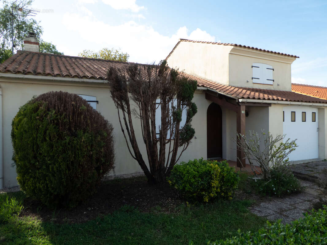Maison à COMMEQUIERS