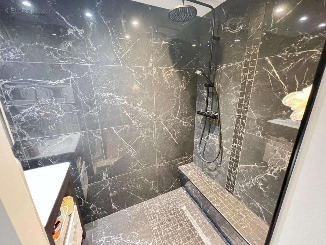 Maison à SAINT-MACAIRE-EN-MAUGES