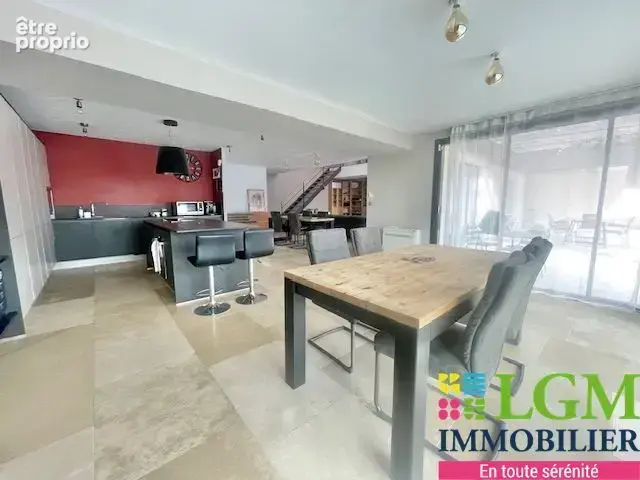 Maison de ville – 230 m² – 4 suites – Terrain 520 m² - photo 4