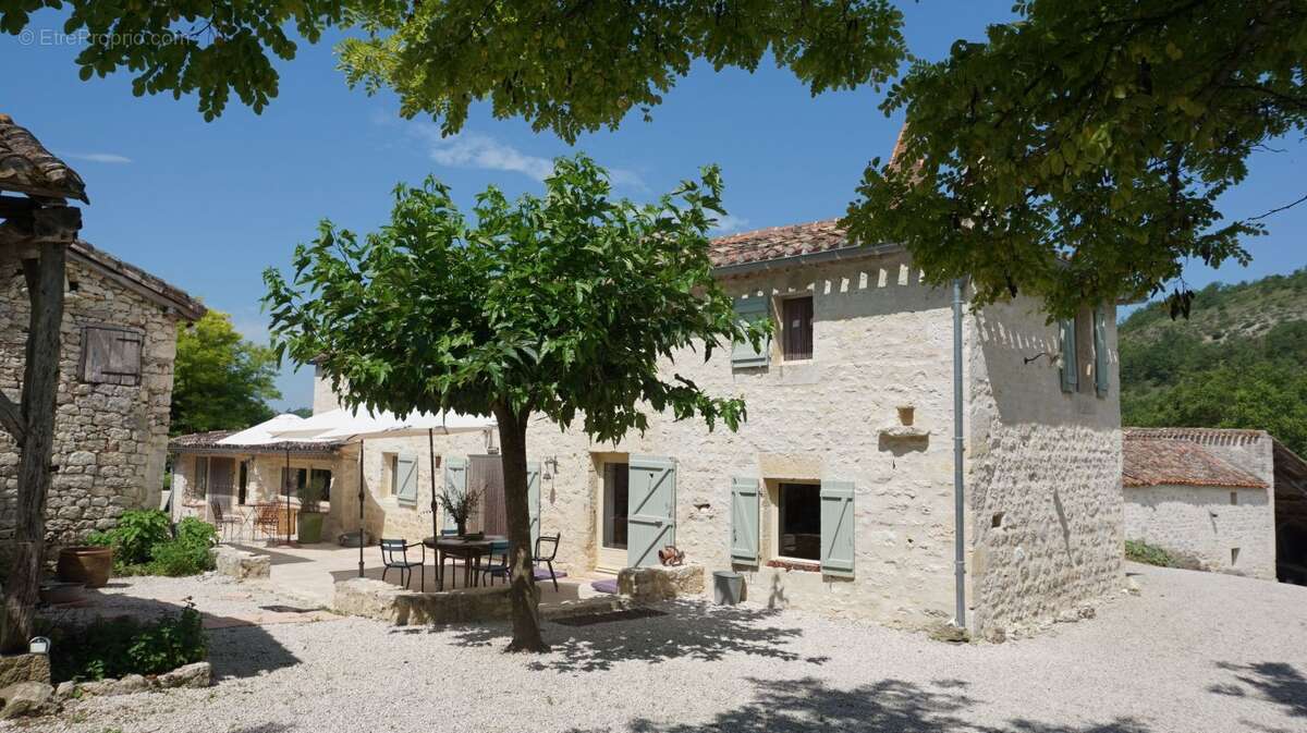 Maison à SAUVETERRE