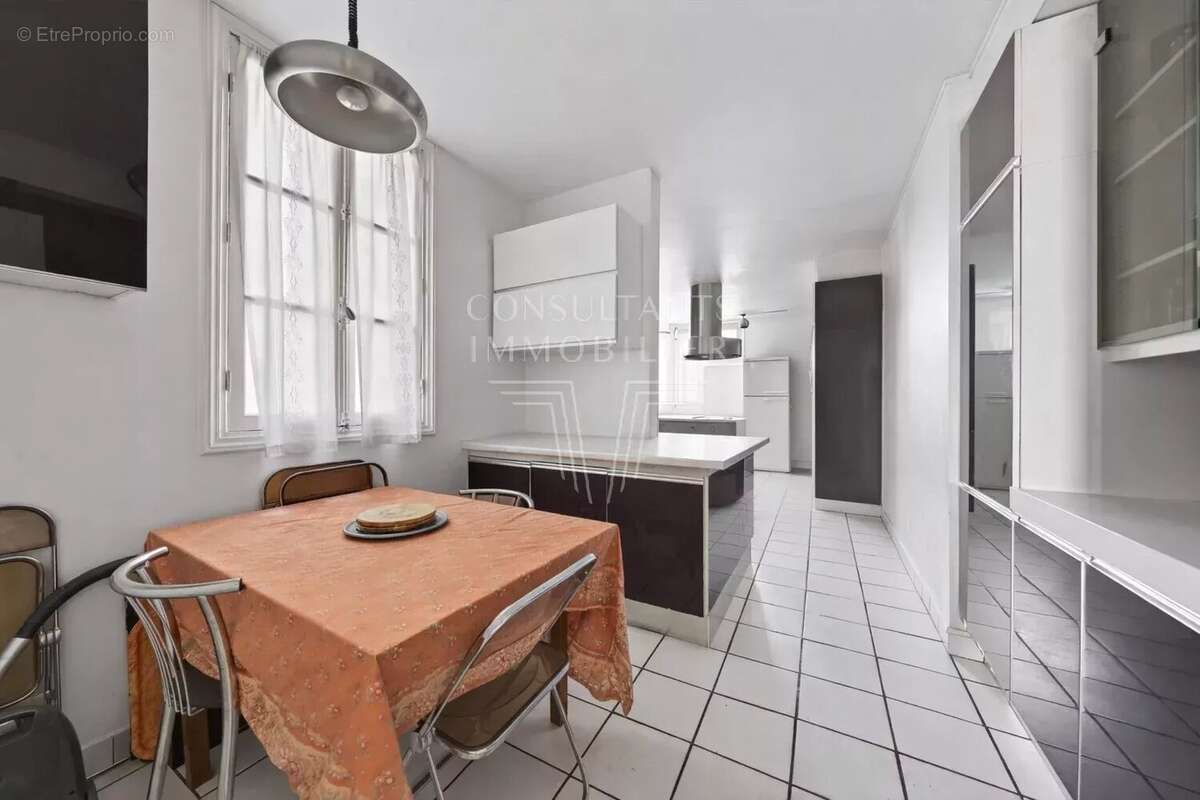 Appartement à NEUILLY-SUR-SEINE