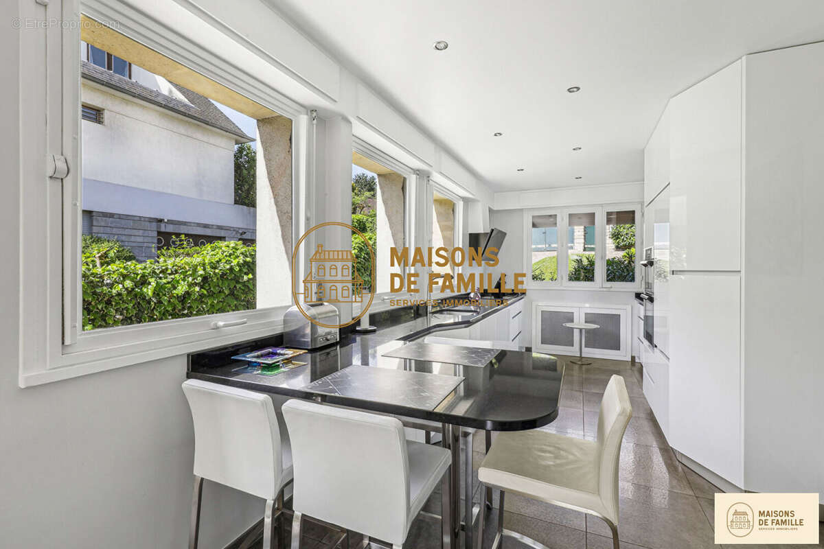 Maison à LA CELLE-SAINT-CLOUD