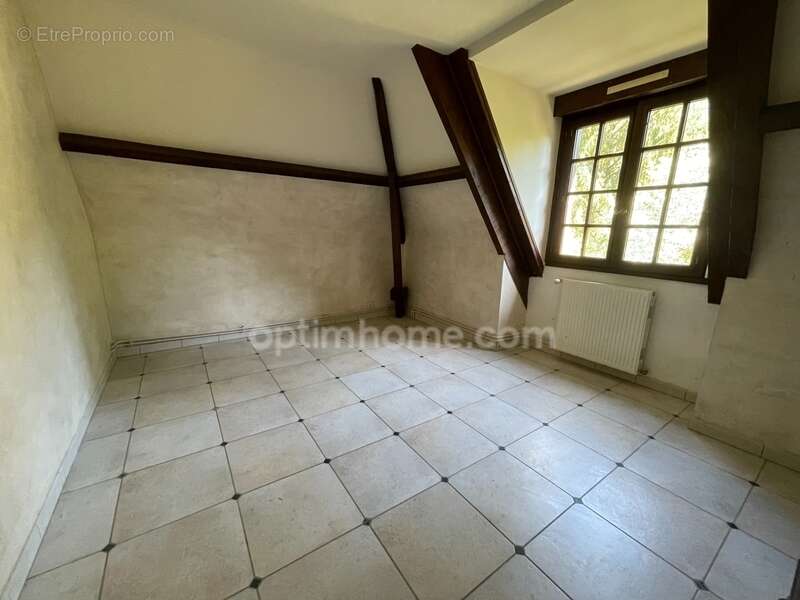 Maison à SAINT-HILAIRE-LA-TREILLE