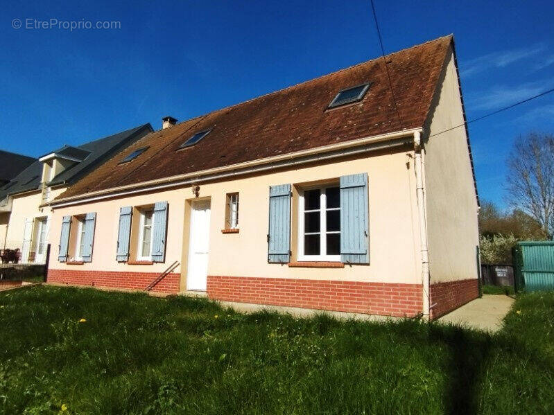 Photo 1 - Maison à CREVECOEUR-LE-GRAND