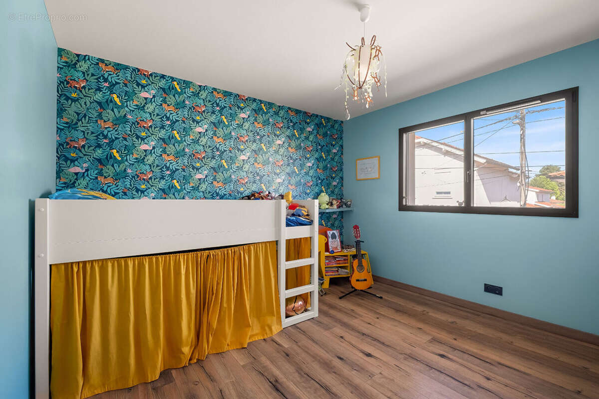 Maison rénovée - 4 ch + Bureau - Piscine - photo 13