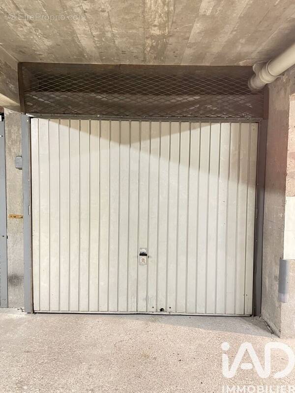 Photo 1 - Parking à PARIS-16E