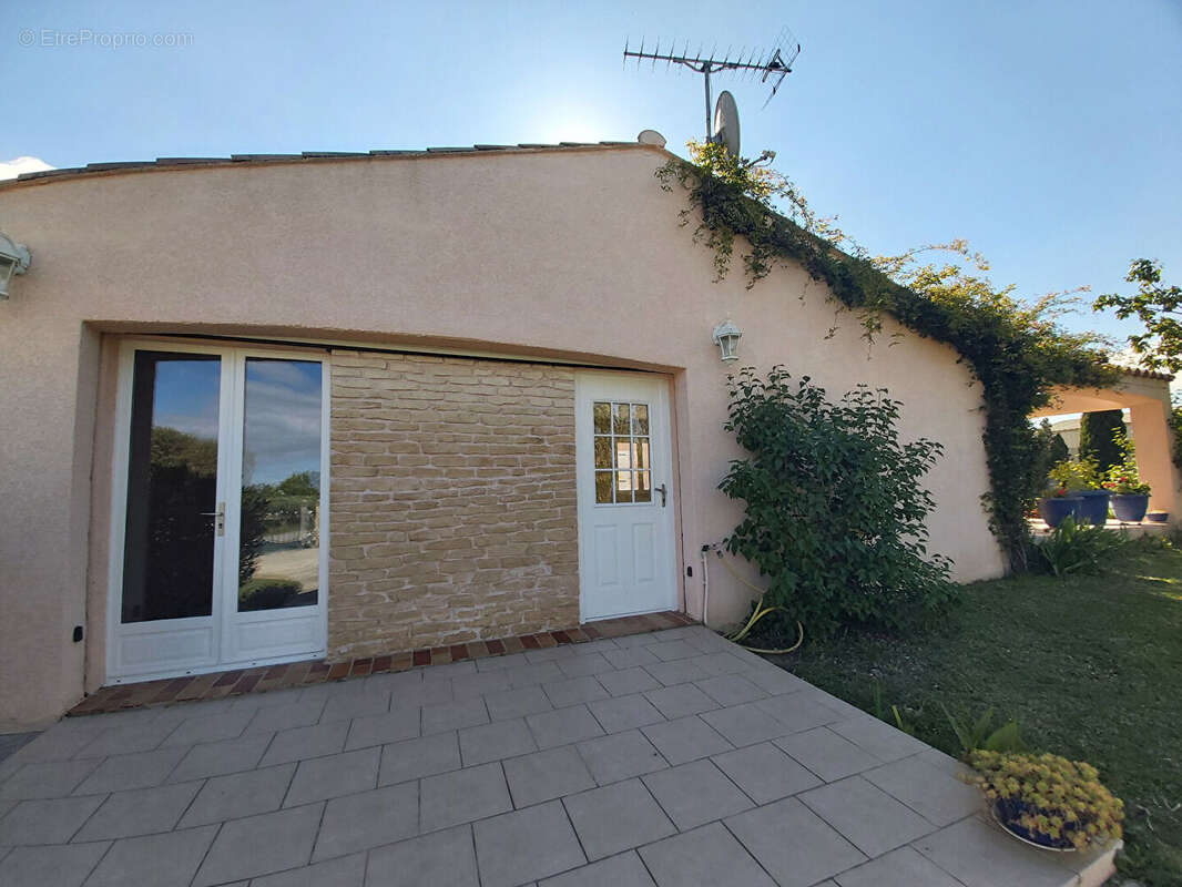 Villa familiale avec piscine et appartement indépendant à vendre à Clarensac ? 145 m² sur 2500 m² de terrain - photo 15