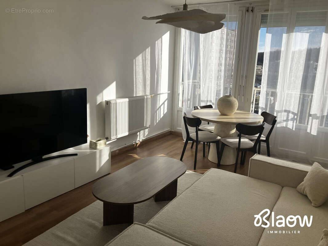 Appartement à MEYZIEU