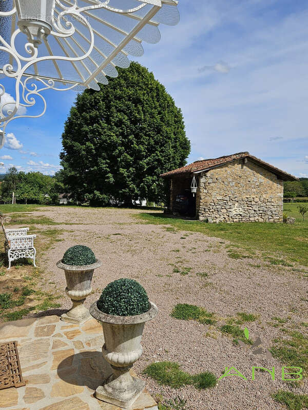 Maison à PIEGUT-PLUVIERS